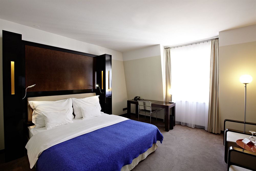 Maximilian Hotel Прага Экстерьер фото